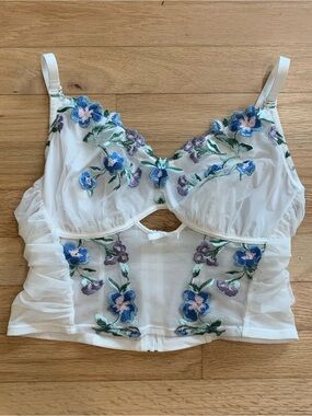 Understance Mesh Floral Embroidered Bra Key Hole Size 34 C 34 D Feminine